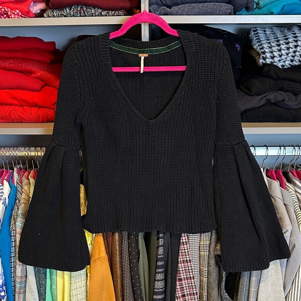 Free People black v neck long bell sleeve sweater size XS